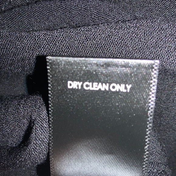 Torrid black lace bell sleeve peplum top Sz 1 (1X) keyhole back - Picture 6 of 6